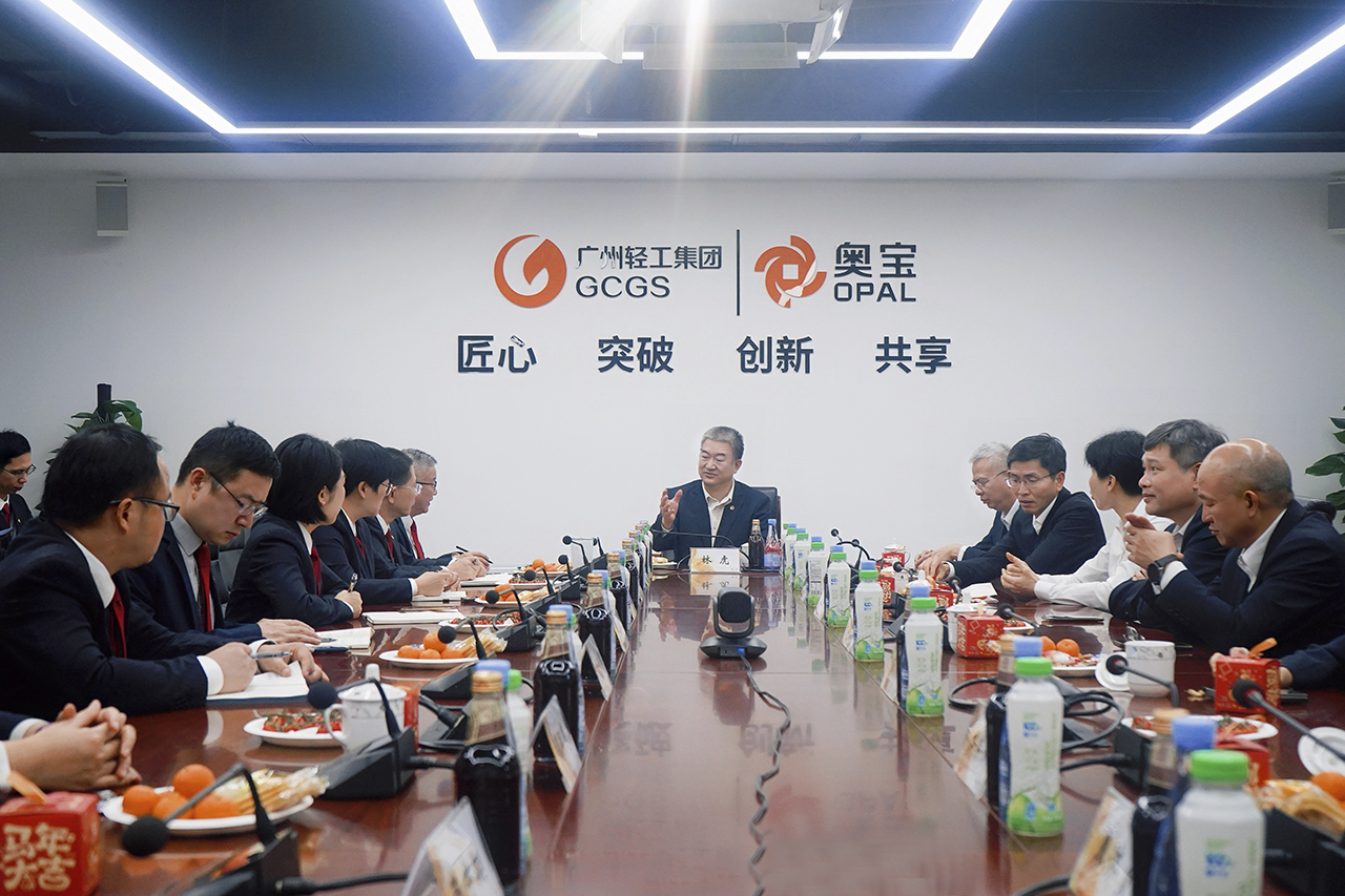 新春座谈.jpg 新春座谈.jpg